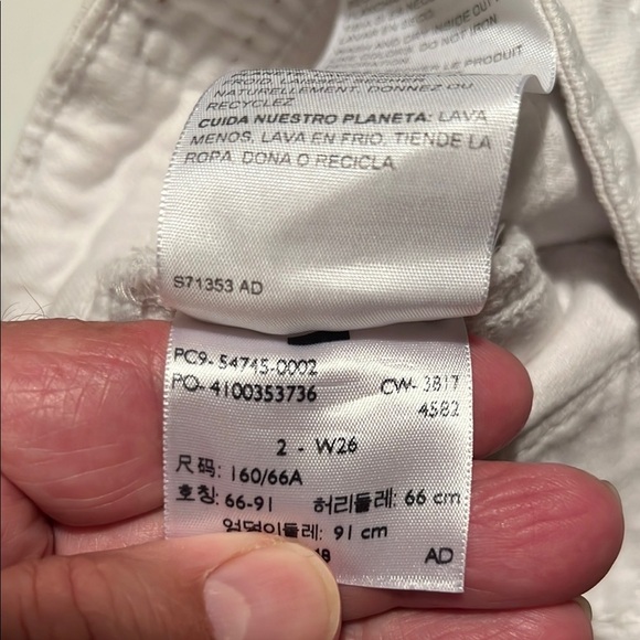 EUC‎ Levis Womens White Mid Length Stretch Cuffed Jean Shorts Size 26 (B5) - Picture 8 of 8